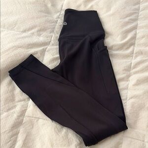 Lululemon women’s 25” size 2 Align high rise pant with pockets in black